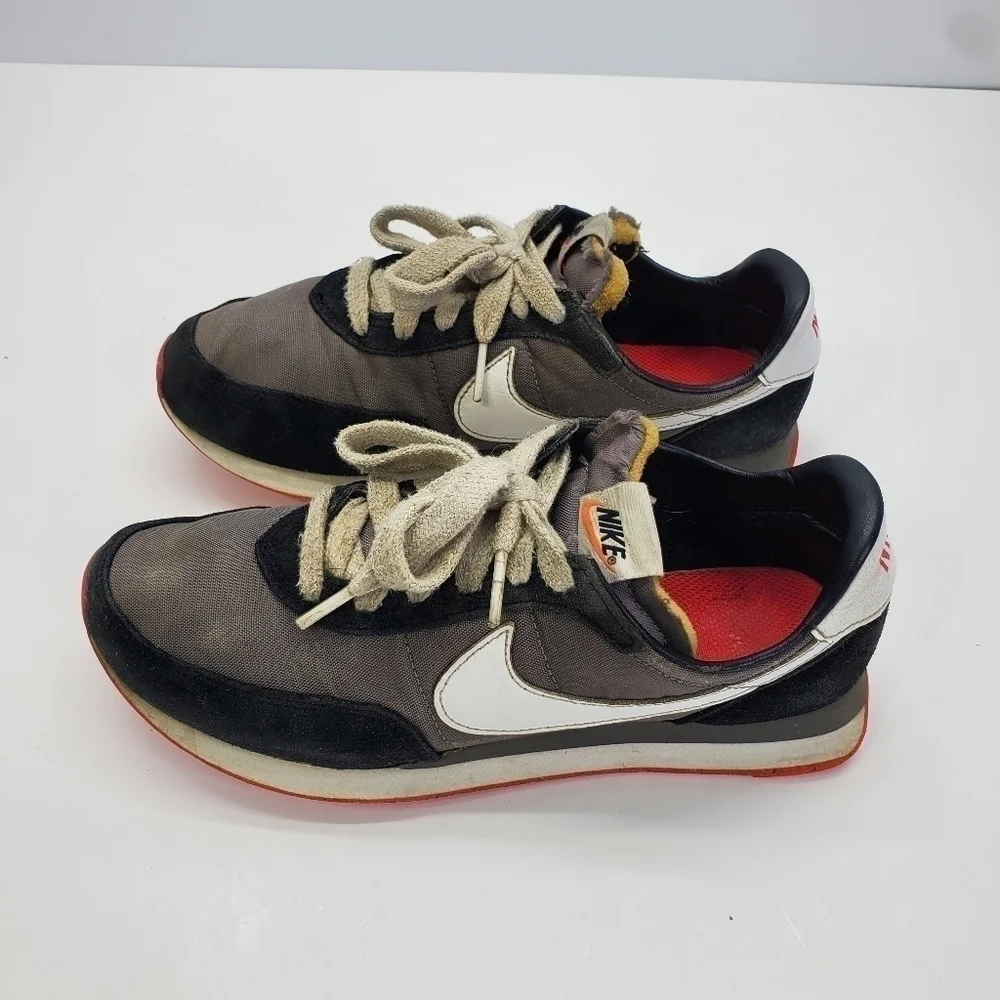 Nike waffle trainer